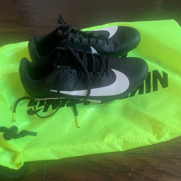 track shoes for youth